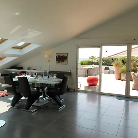 Beautiful T4 'ile O Marine' With Sea Viewair Conditioningparking Jacuzzi Διαμέρισμα